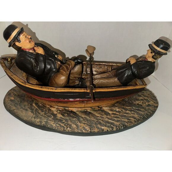 Extremely Rare! Laurel & Hardy Fishing in Boat Figurine Statue With Accessories - Picture 10 of 15